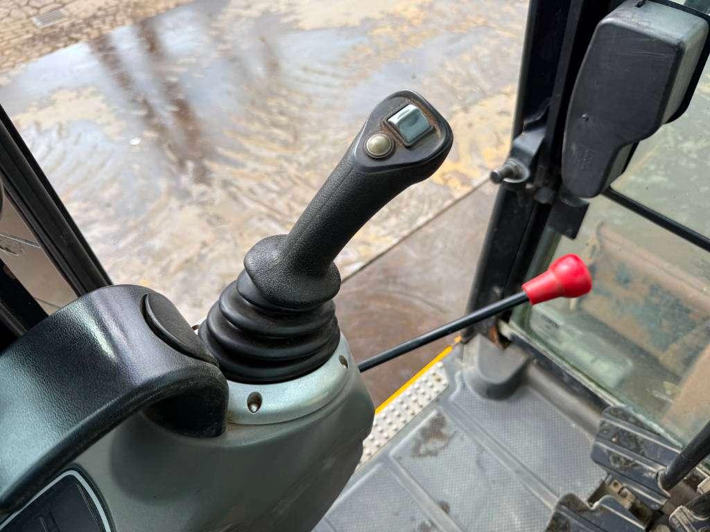 JCB 48Z-1 - Hammer Lines / Quick Coupler Foto 9