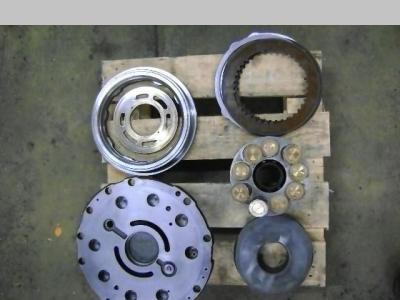 Motor de traslación para New Holland E 215 vendida por PRV Ricambi Srl
