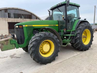 John Deere 8200 Foto 1