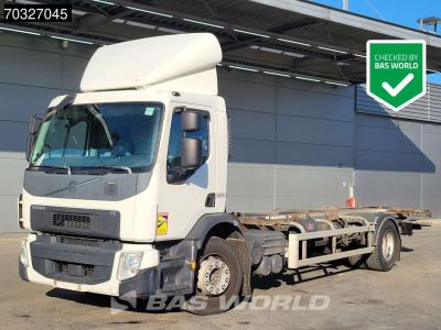 Volvo FE 320 FE 4X2 19t chassis 550cm Radstand Full Air 1500kg ladebordwand Euro 6 vendida por BAS World B.V.