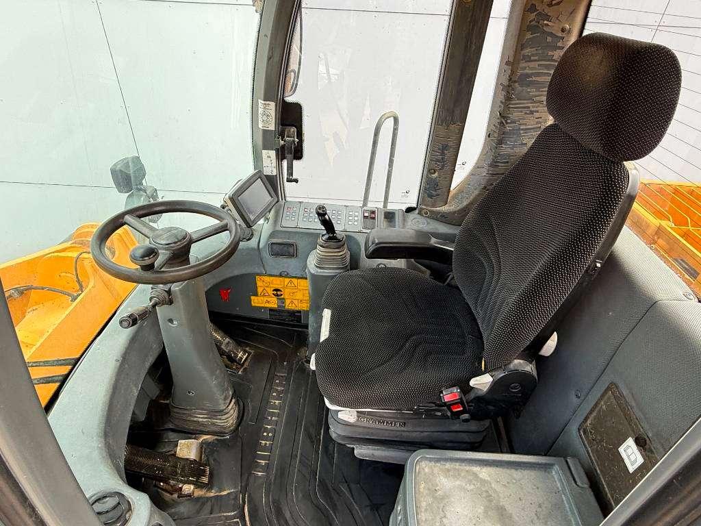 Liebherr L580 - Automatic Greasing / Heated Seat Foto 8