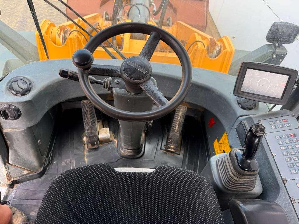 Liebherr L580 - Automatic Greasing / Heated Seat Foto 9