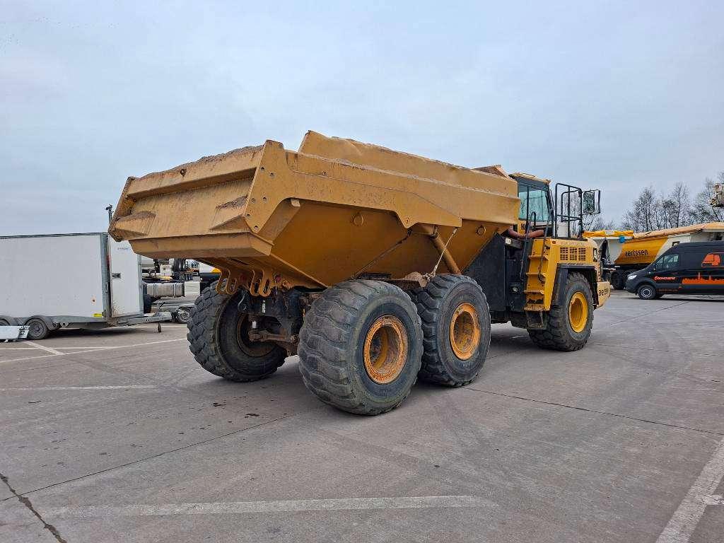 Komatsu HM 300-3 Foto 6