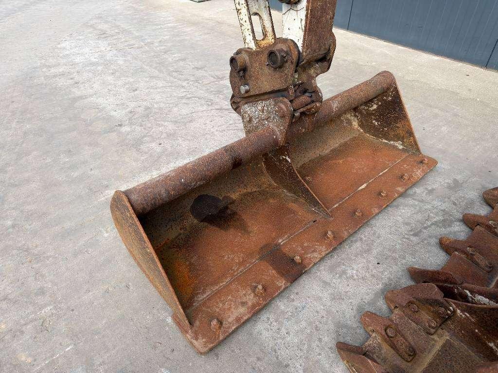 Takeuchi TB230 Foto 12