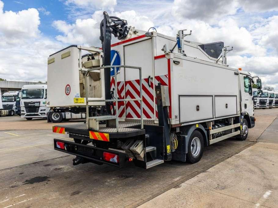 Man TGL 12.220 BL - VERSALIFT VDT 190F Foto 5