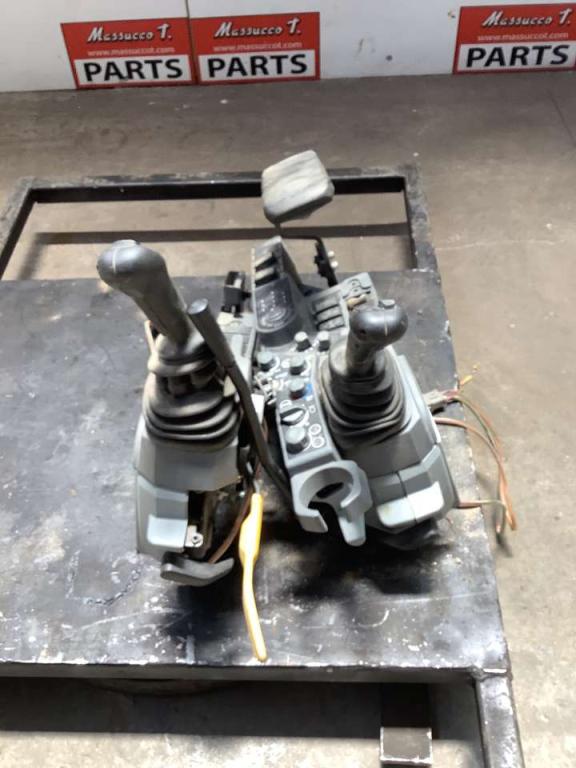 Manipulador para Hitachi ZX135 US -7 Foto 1