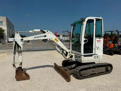Volvo ECR25D vendida por MEK Srl