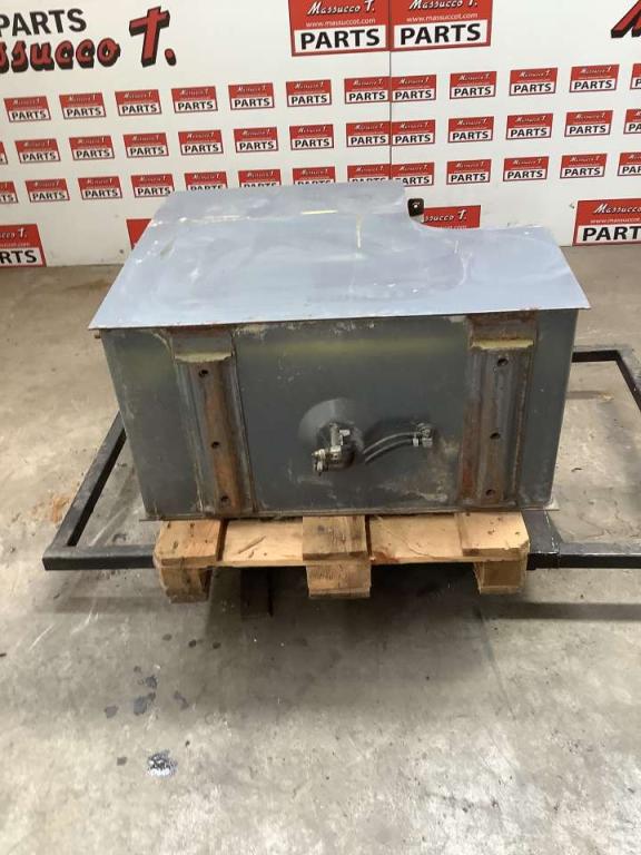 Depósito para gasóleo para Komatsu PC228 -3 Foto 3