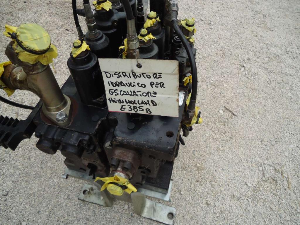 Distribuidor hidraulico para New Holland E385B Foto 5