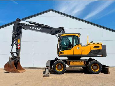 Volvo EW210D - German Machine / Triple Boom vendida por Boss Machinery