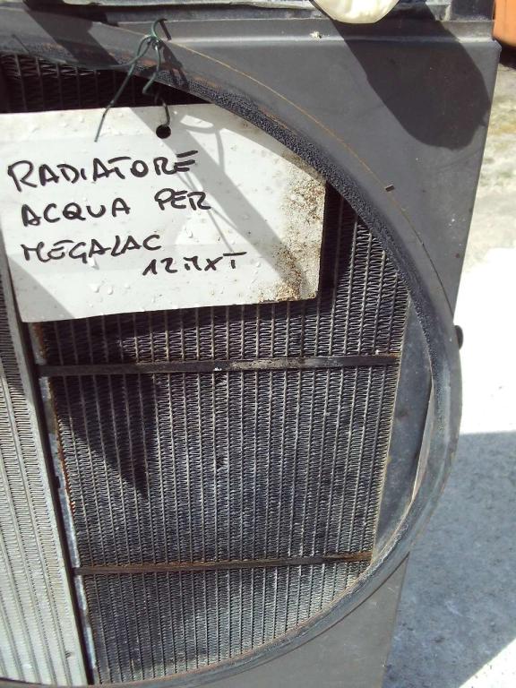 Radiador de agua para Mecalac 12MXT Foto 1