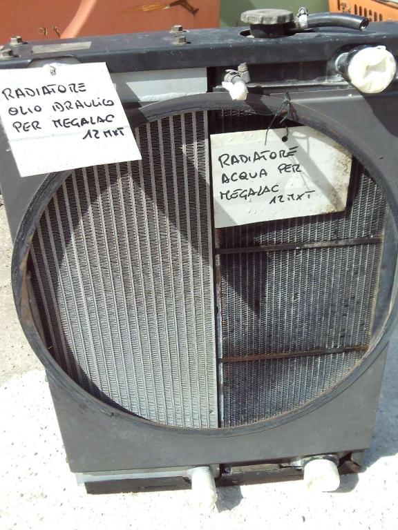 Radiador de agua para Mecalac 12MXT Foto 2