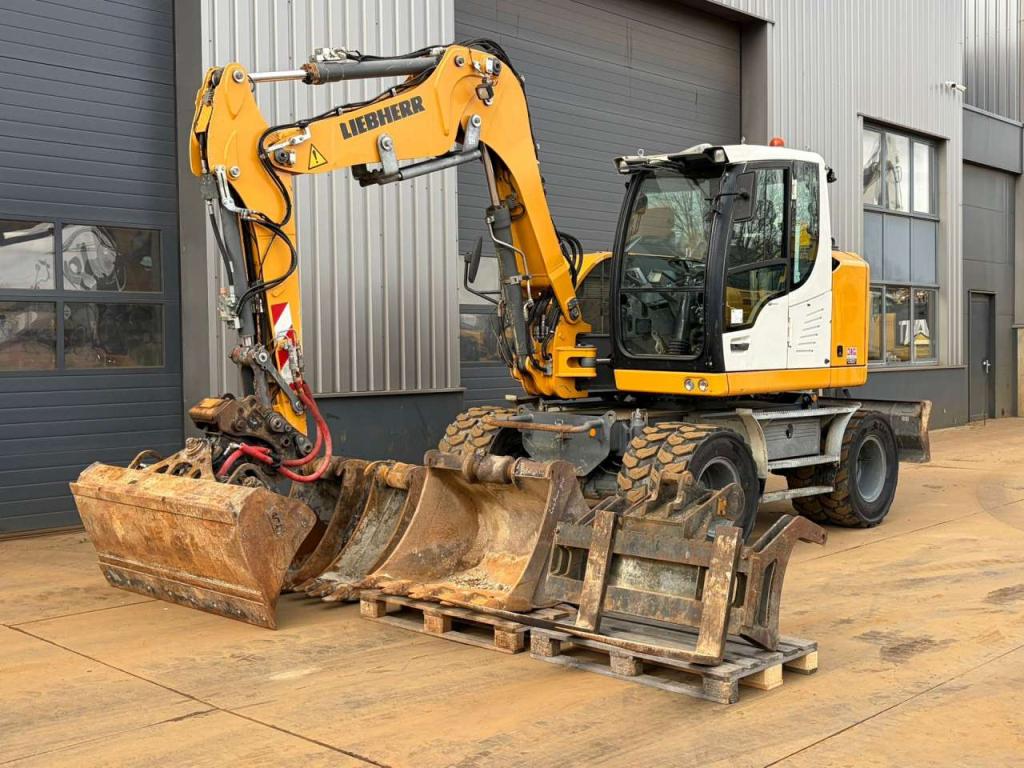 Liebherr 910 Compact Foto 2