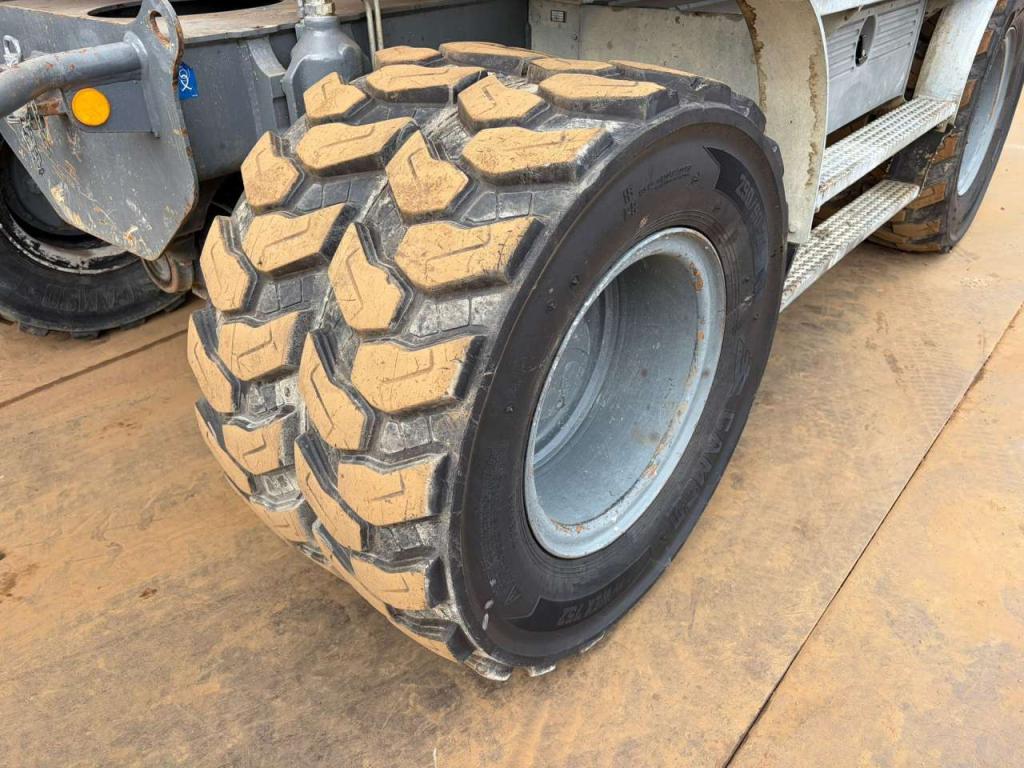 Liebherr 910 Compact Foto 22