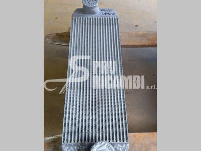 Radiador intercooler para Volvo L 110 H vendida por PRV Ricambi Srl