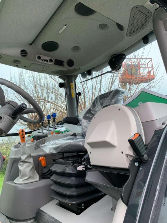 Deutz - Fahr AGROTRON 6135 Foto 6